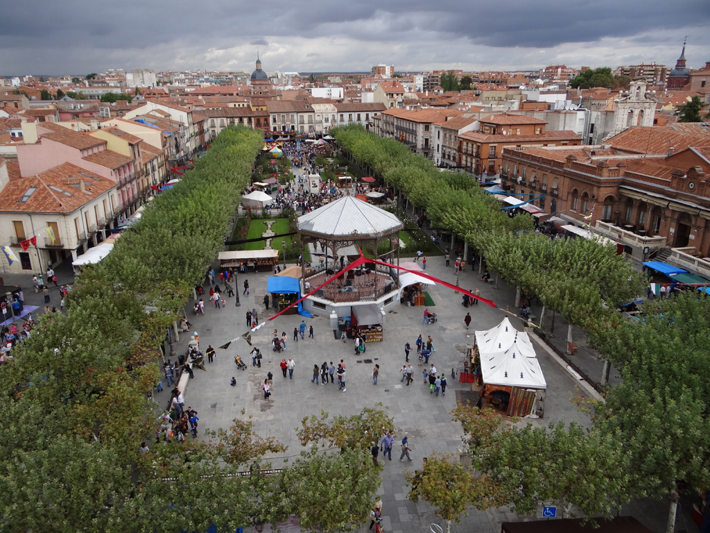 Mercado Medieval 2014 desde la Torre de Santa María (2)