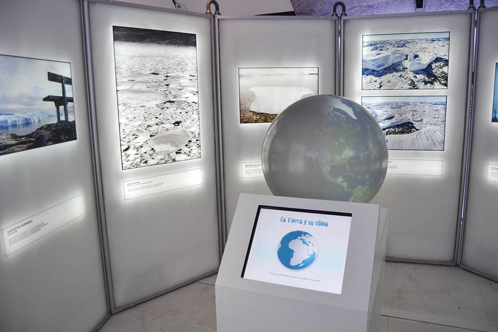 Inauguración Expo El Ártico se Rompe La Caixa