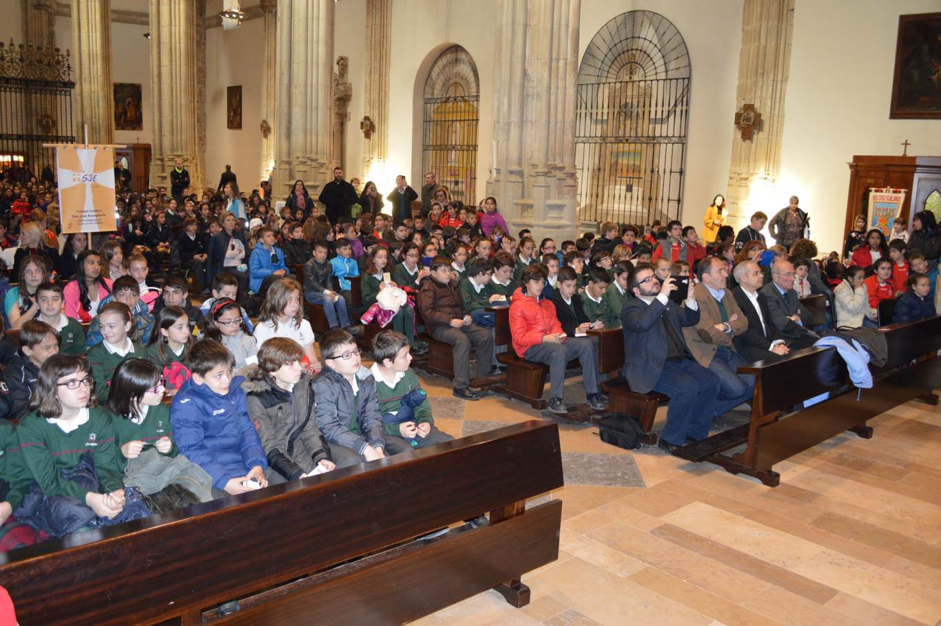 ALCALDE Reliquias Santos Niños5