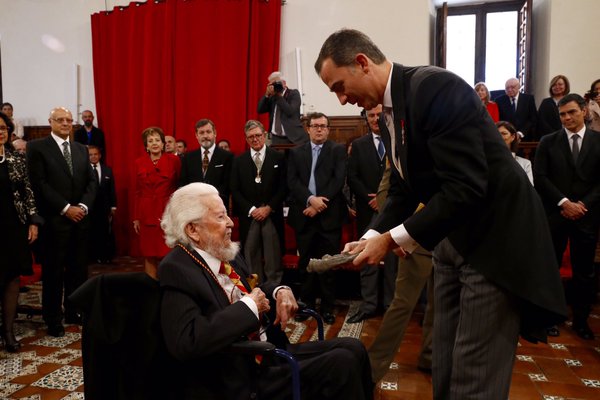El Rey entrega el Premio Miguel de Cervantes 2015 a Fernando del Paso (3)