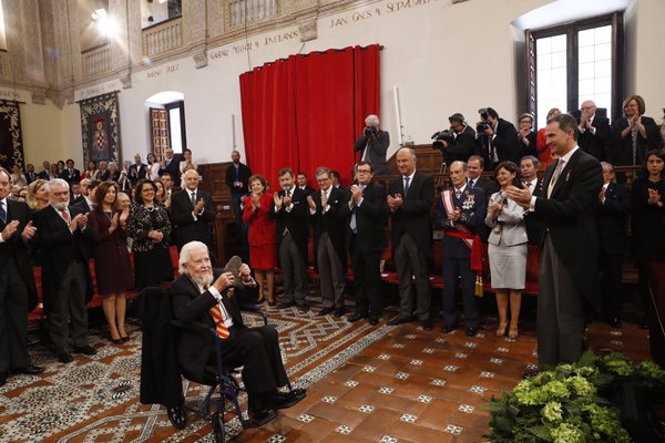 El Rey entrega el Premio Miguel de Cervantes 2015 a Fernando del Paso (4)