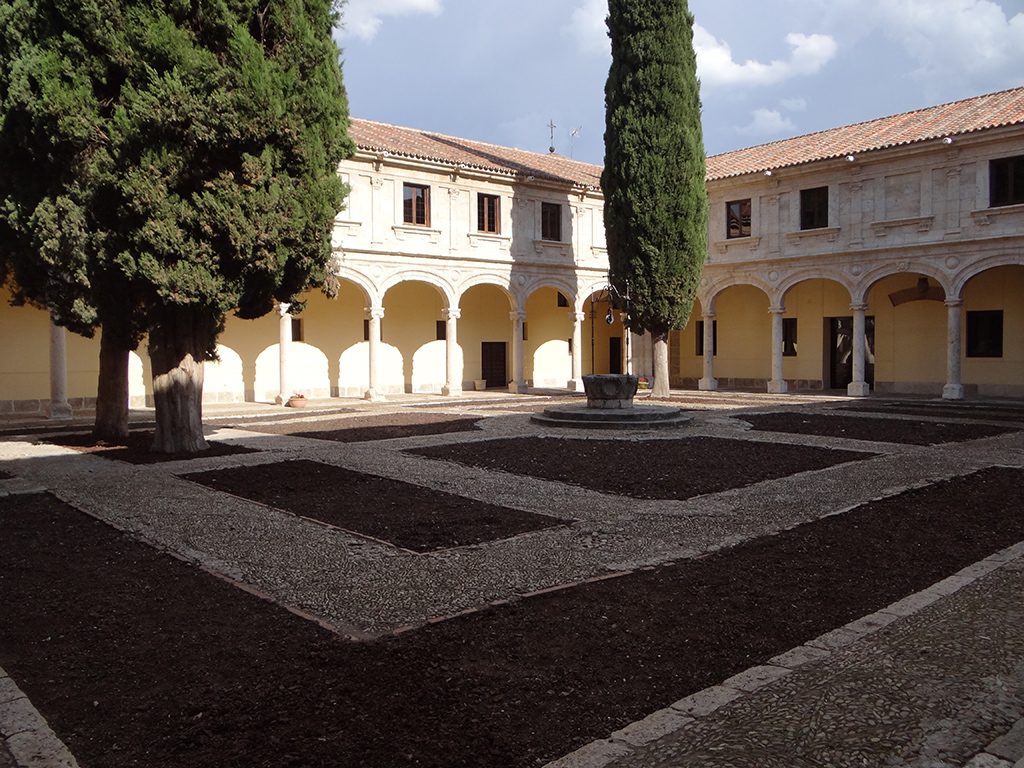 Universidad de Alcalá. Patio Trilingüe