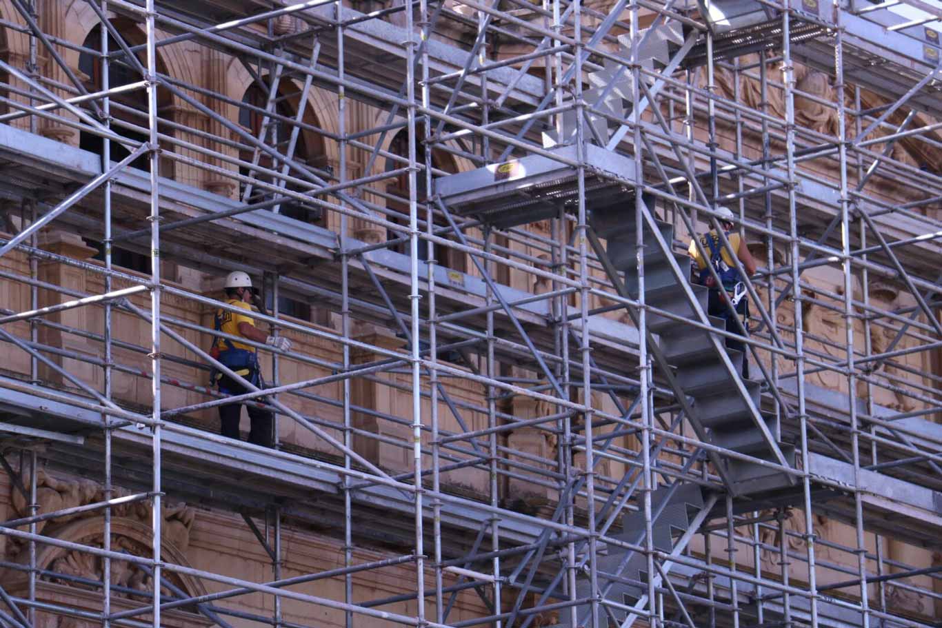 fachada-de-la-universidad-de-alcala-en-obras-6