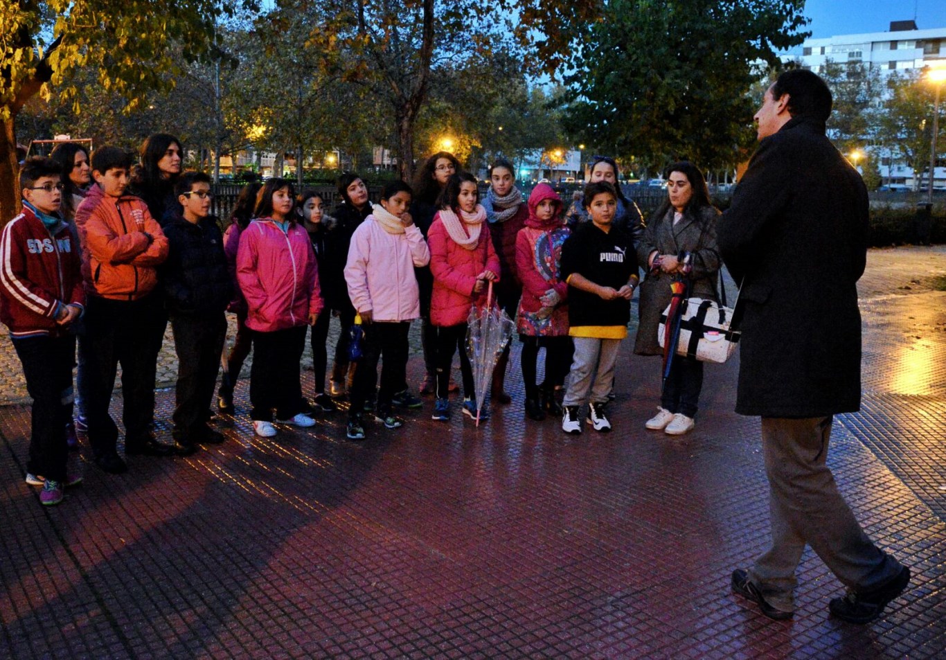 prohibido-jugar-a-la-pelota-2