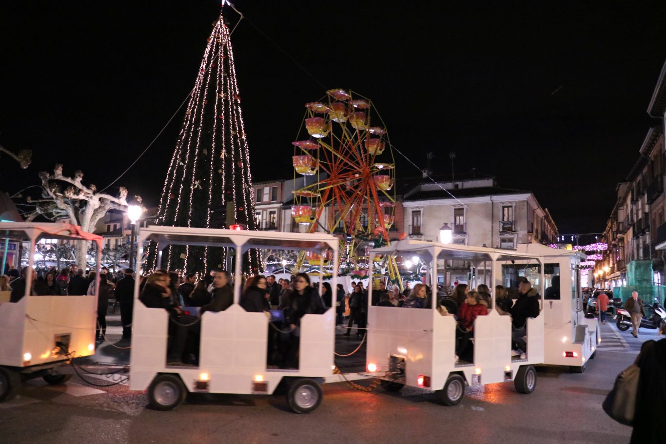 tren-navidad-plaza-de-cervantes-8