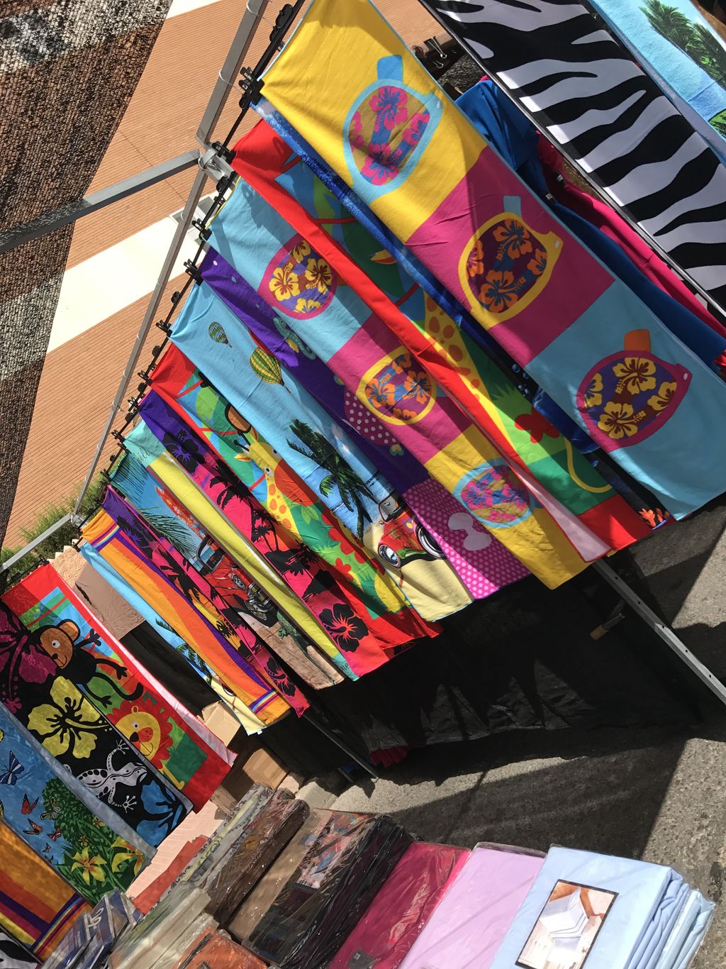 Mercadillo de Los Lunes de Alcalá de Henares