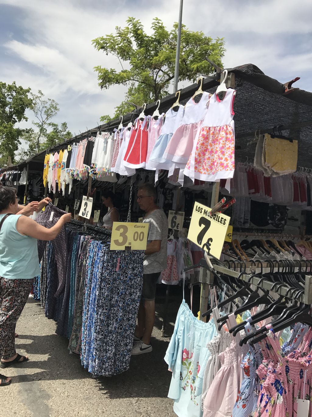 Mercadillo de Los Lunes de Alcalá de Henares