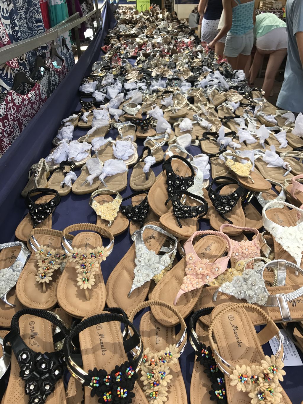 Mercadillo de Los Lunes de Alcalá de Henares