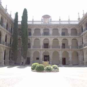 Universidad de Alcalá - Patio interior de San Ildefonso