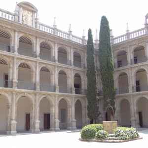 Universidad de Alcalá - Patio interior de San Ildefonso