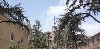 Palacio Arzobispal - Vista desde la plaza de las Bernardas