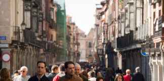 Personas en Alcalá de Henares