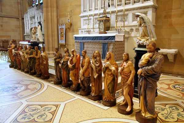 Los Doce Apóstoles de la St Mary's Cathedral de Sydney