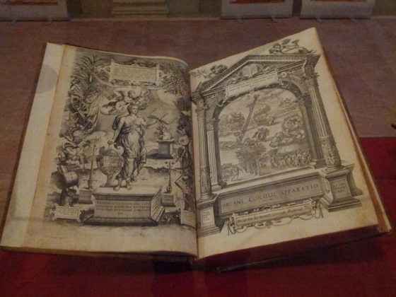 Homenaje a la Biblia Políglota Complutense en la Capilla de San Ildefonso de Alcalá de Henares