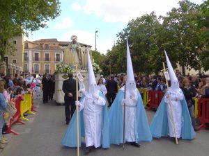 La Resurrección: cómo prepara una cofradía la Semana Santa