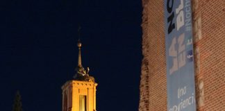 La noche en Blanco Alcalá 2014 - Torre de Santa María y Capilla del Oidor en la Plaza de Cervantes