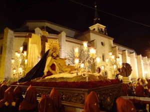 Resumen fotográfico de la Procesión del Lunes Santo