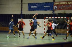 Torneo de balonmano nocturno para Halloween