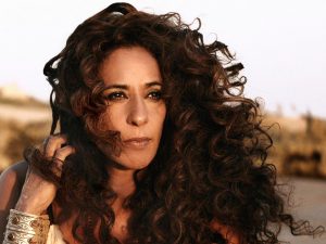 Rosario se cae de Los Conciertos de la Muralla