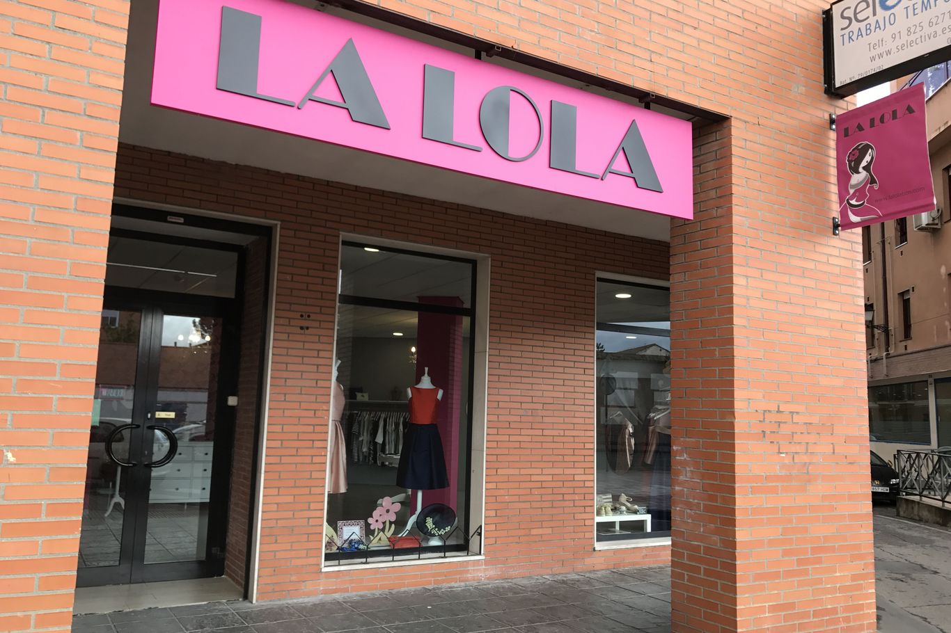 personalizado científico demandante La Lola Moda y Complementos, una isla de color rosa en Alcalá de Henares -  Dream Alcalá