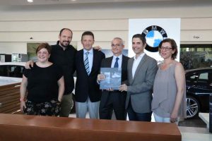 El libro Tras los pasos del cofrade se presenta en sociedad