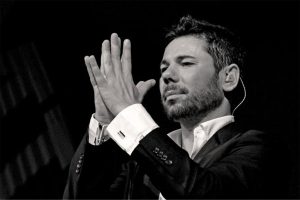 Miguel Poveda cierra Los Conciertos de la Muralla de Alcalá de Henares