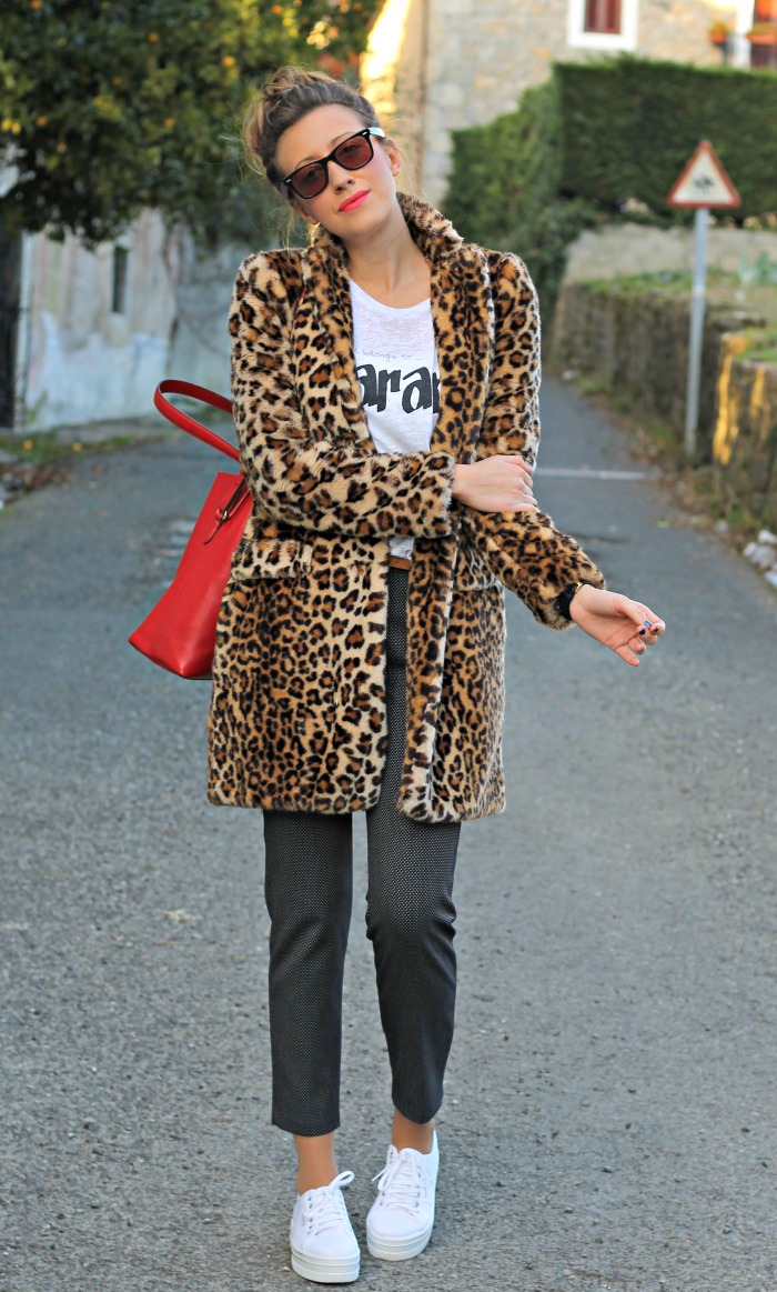 ¿Cón qué combina un abrigo de leopardo?