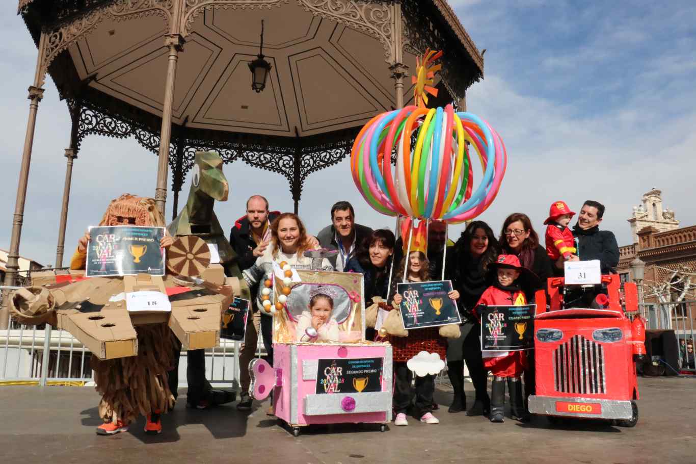 Ganadores del concurso de disfraces del carnaval 2018.