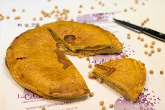 Un obrador alcalaíno elabora la primera empanada de cocido madrileño del mercado