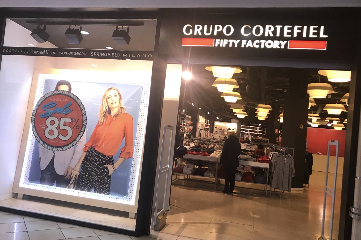 Ficha la de primavera Fifty outlet de Cortefiel en Alcalá - Dream Alcalá