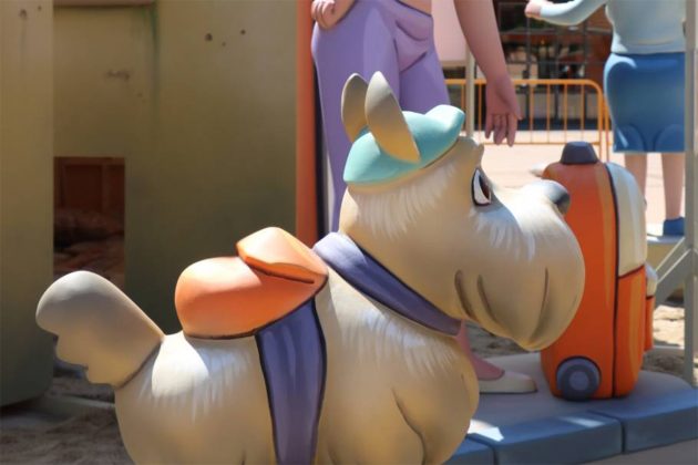 El perro turista fue el ninot indultado de la falla de Alcalá de Henares