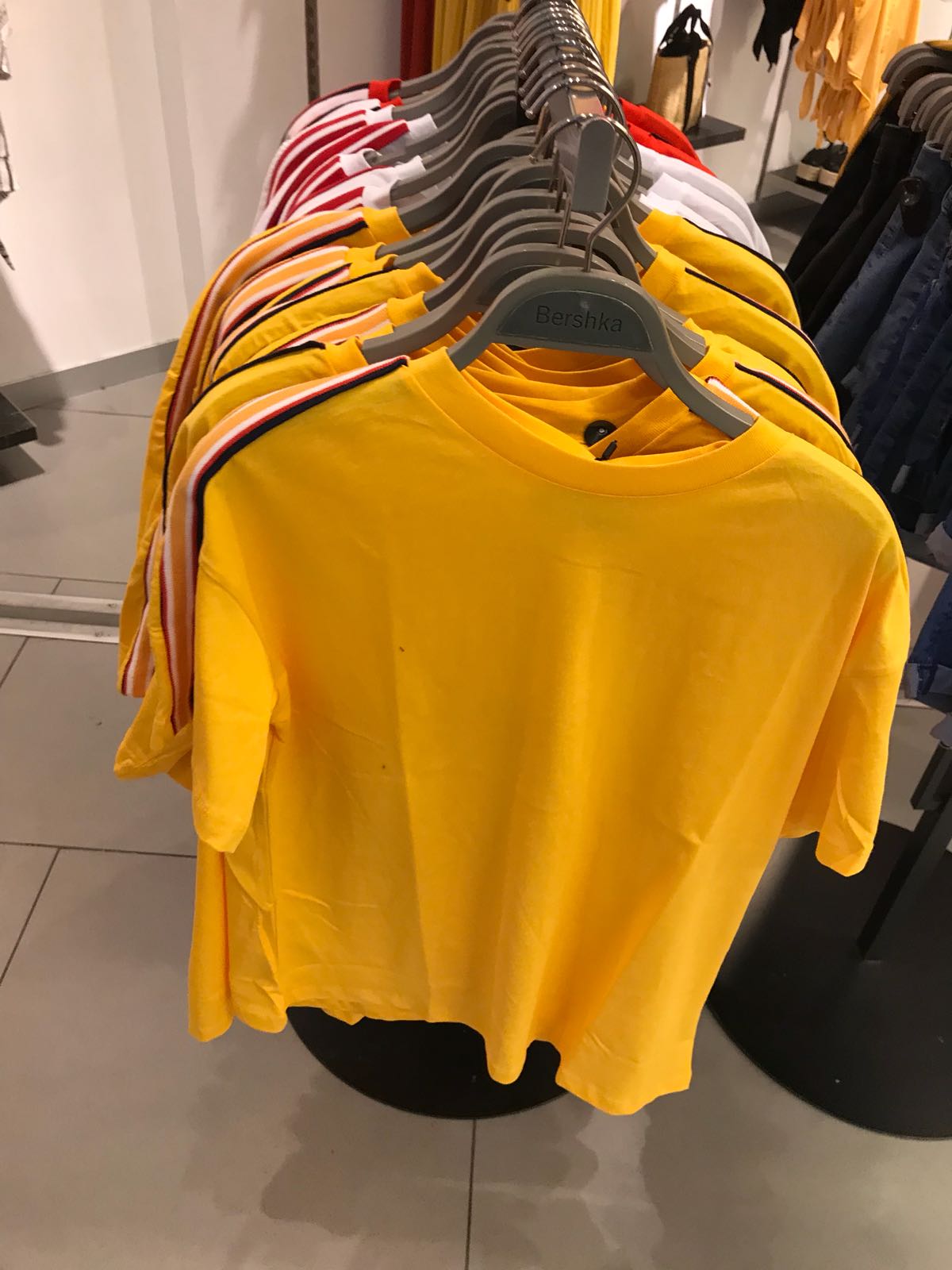 Bershka tiñe sus del color tendencia esta - Dream