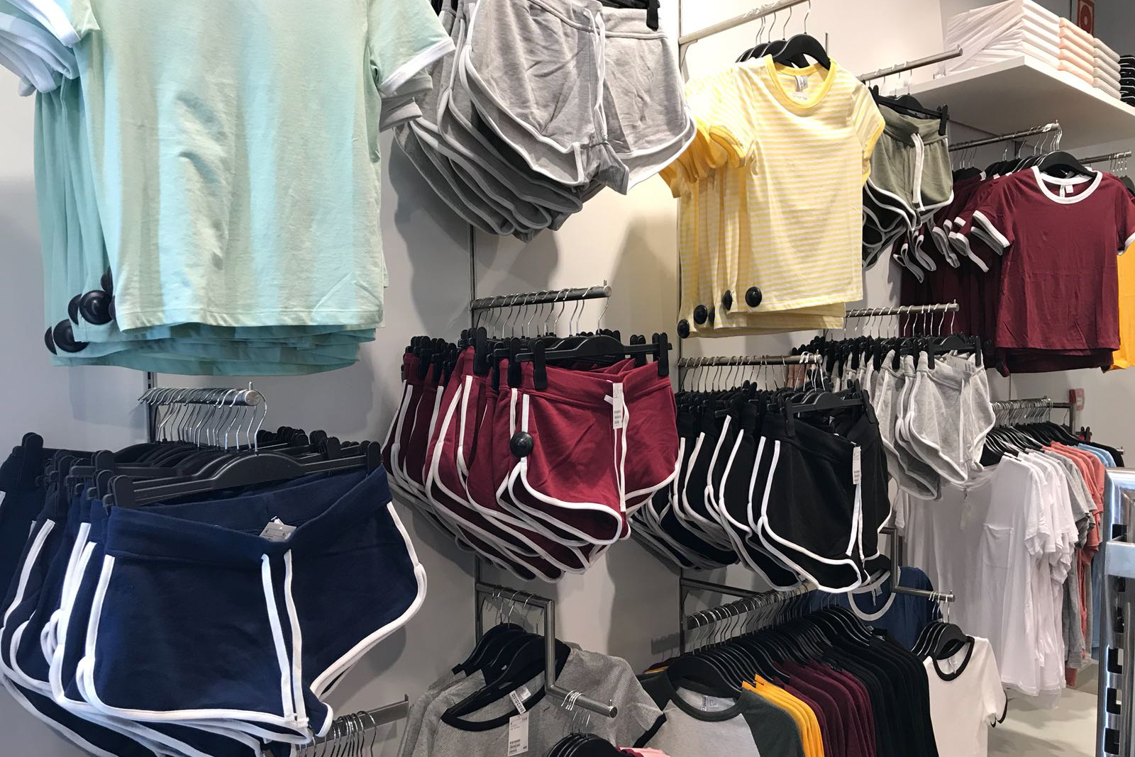 Roca Experto Amplificar La ropa deportiva más top está en H&M Alcalá Magna - Dream Alcalá