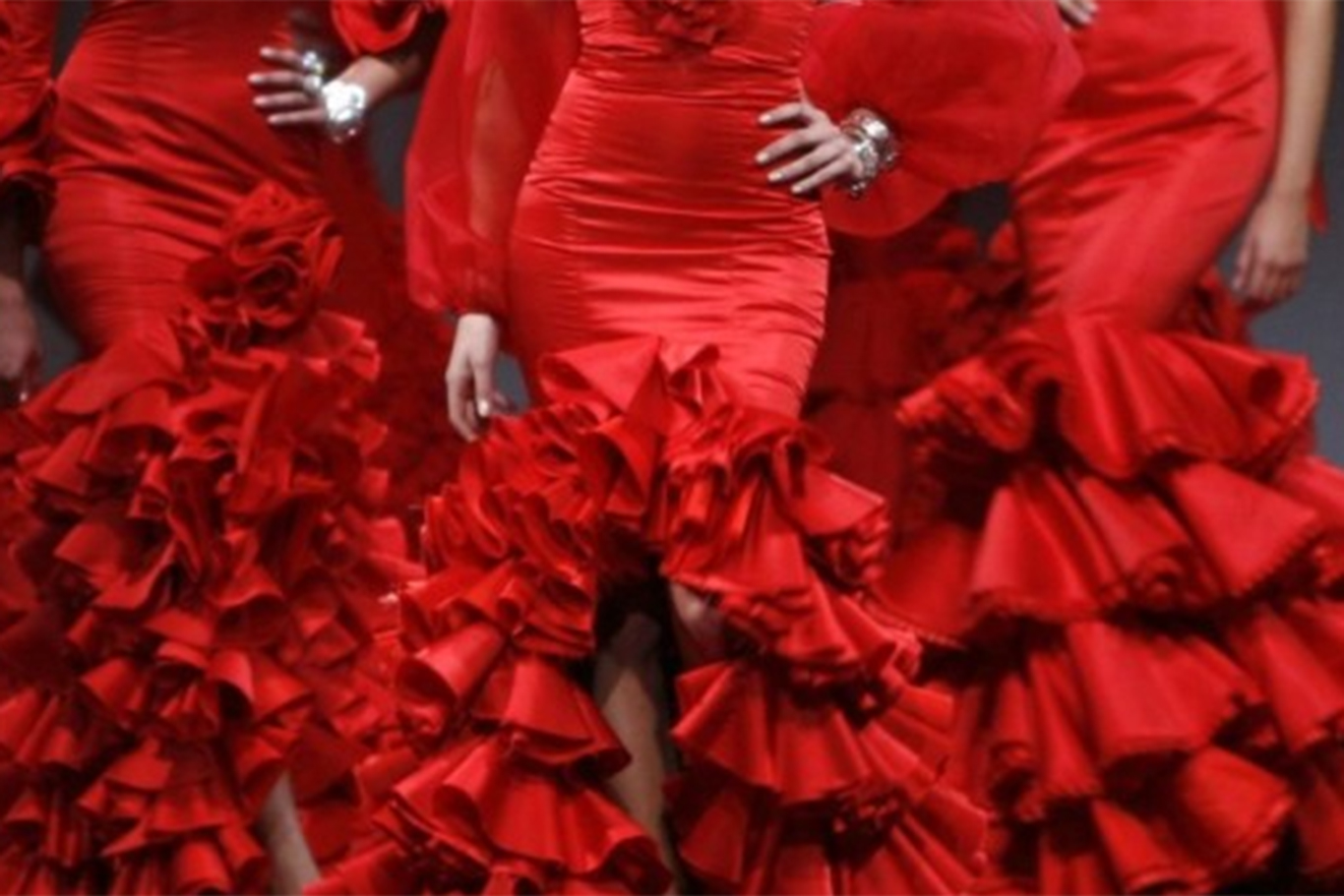 Desfile trajes de sevillana y faldas rocieras - Dream Alcalá