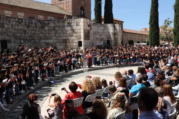 Alcalá, ciudad de las tres culturas: la canción de los Coros Escolares por los XX Años Ciudad Patrimonio