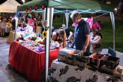 La Hoguera de San Juan de Alcalá de Henares arde en la noche del