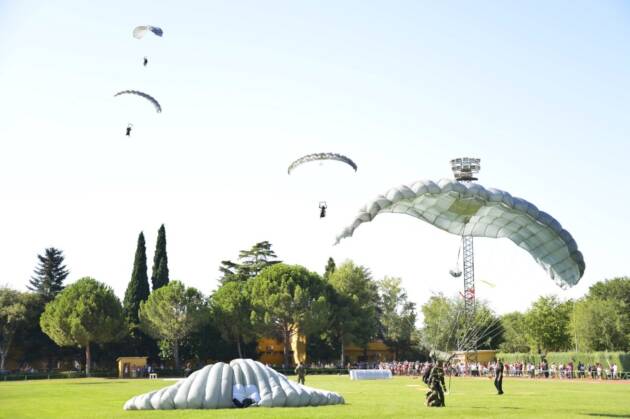 Exhibición de militares y policías de las Ferias de Alcalá 2019