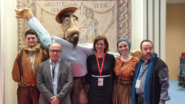 El Quijote y la Doctora de Alcalá presentan una nueva edición del Tren de Cervantes