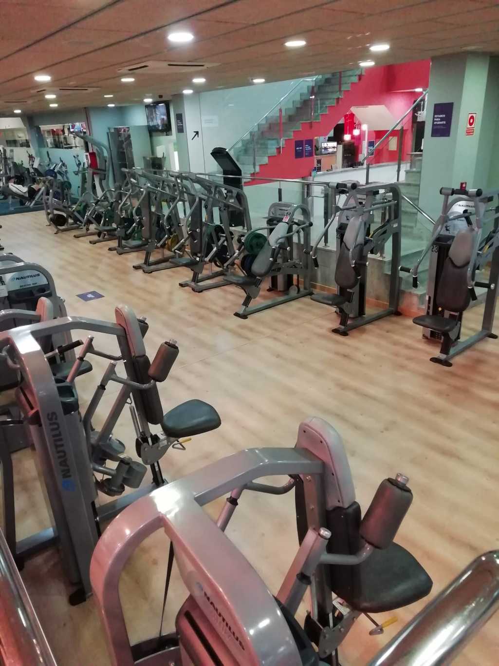 Altafit Gym Club El Val: 2.000 metros para tu entrenamiento con la ...