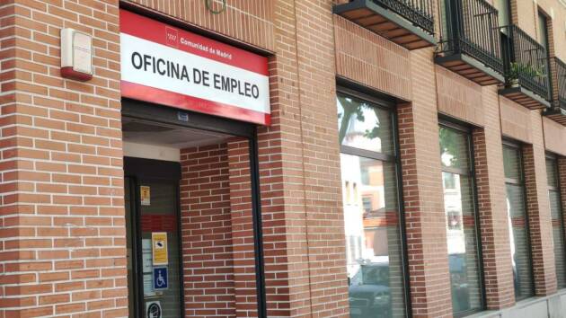Autónomos y empresas podrán recibir hasta 11.000 euros por contratar de forma indefinida a colectivos vulnerables en Madrid