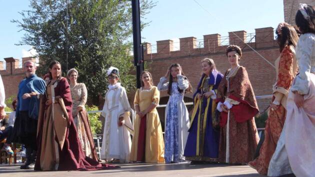 Disfrázate de época en el Mercado Cervantino y gana 300 euros