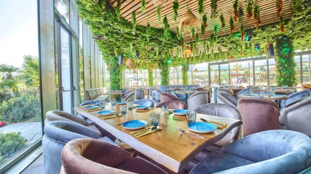 Restaurante La Palapa en Oasiz Madrid: fusión de comida mediterránea, latinoamericana y asiática