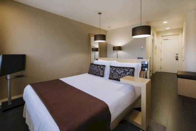 El Hotel PCM Forum Alcalá lanza una promoción especial para disfrutar del Mercado Cervantino 2025