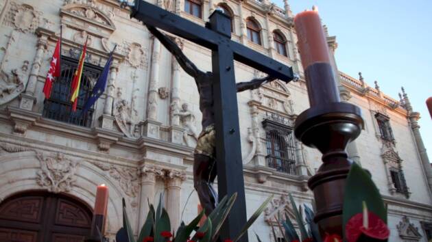 Resumen de la procesión del Cristo de los Doctrinos 2023 de Alcalá de Henares
