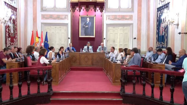 Los políticos de Alcalá de Henares se despiden de los vecinos en su último pleno