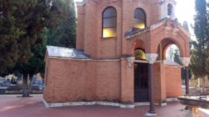 El Ayuntamiento de Alcalá repone la cubierta de plomo de la capilla del cementerio municipal