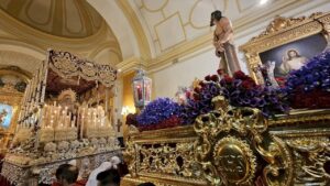 El Cristo de la Columna procesionó dentro del Convento de la Imagen en la Semana Santa 2024