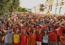 Sigue la final de España del Mundial de Fútbol contra Argentina en la pantalla gigante instalada en la plaza de Cervantes