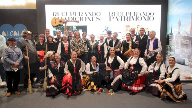El grupo Pliego de Cordel recupera las tradiciones alcalaínas en FITUR