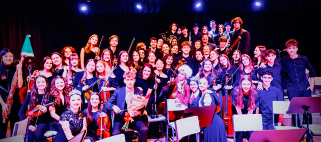 100 músicos y 100 coristas con la batuta de un joven talento de Alcalá de Henares